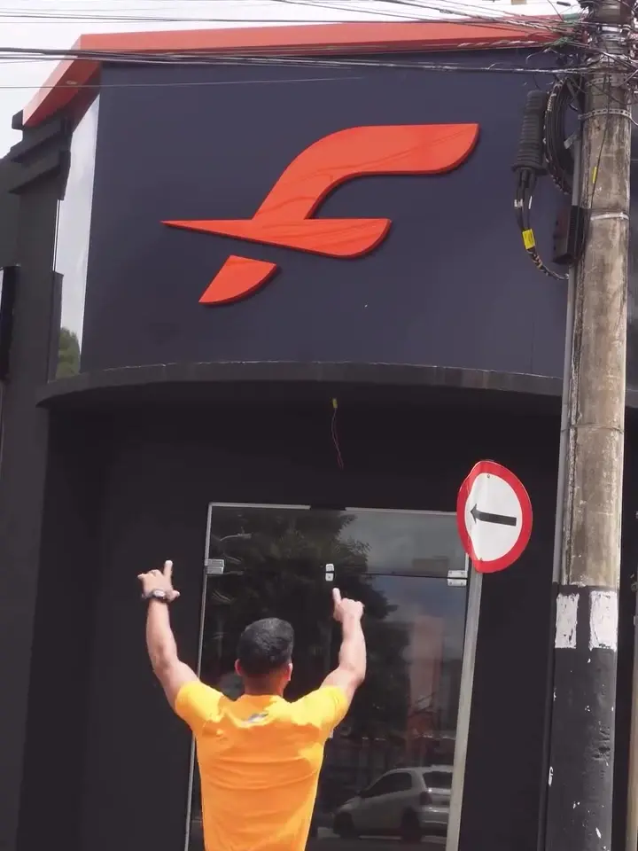 Fachada da Led Fit na Praça Padre Mariano, em Rio Verde